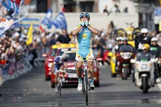 Alexandre Vinokourov (Astana) bested breakaway companion Alexandr Kolobnev (Katusha) to win Liège - Bastogne - Liège for the second time.