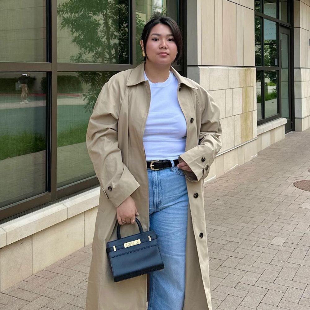 Discerning Fashion People Won't Wear Jeans Without This “Boring” Accessory