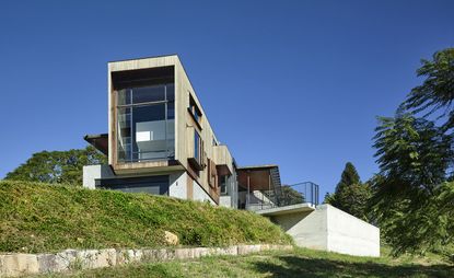 A new Australian house by Shane Thompson Architects references its ...