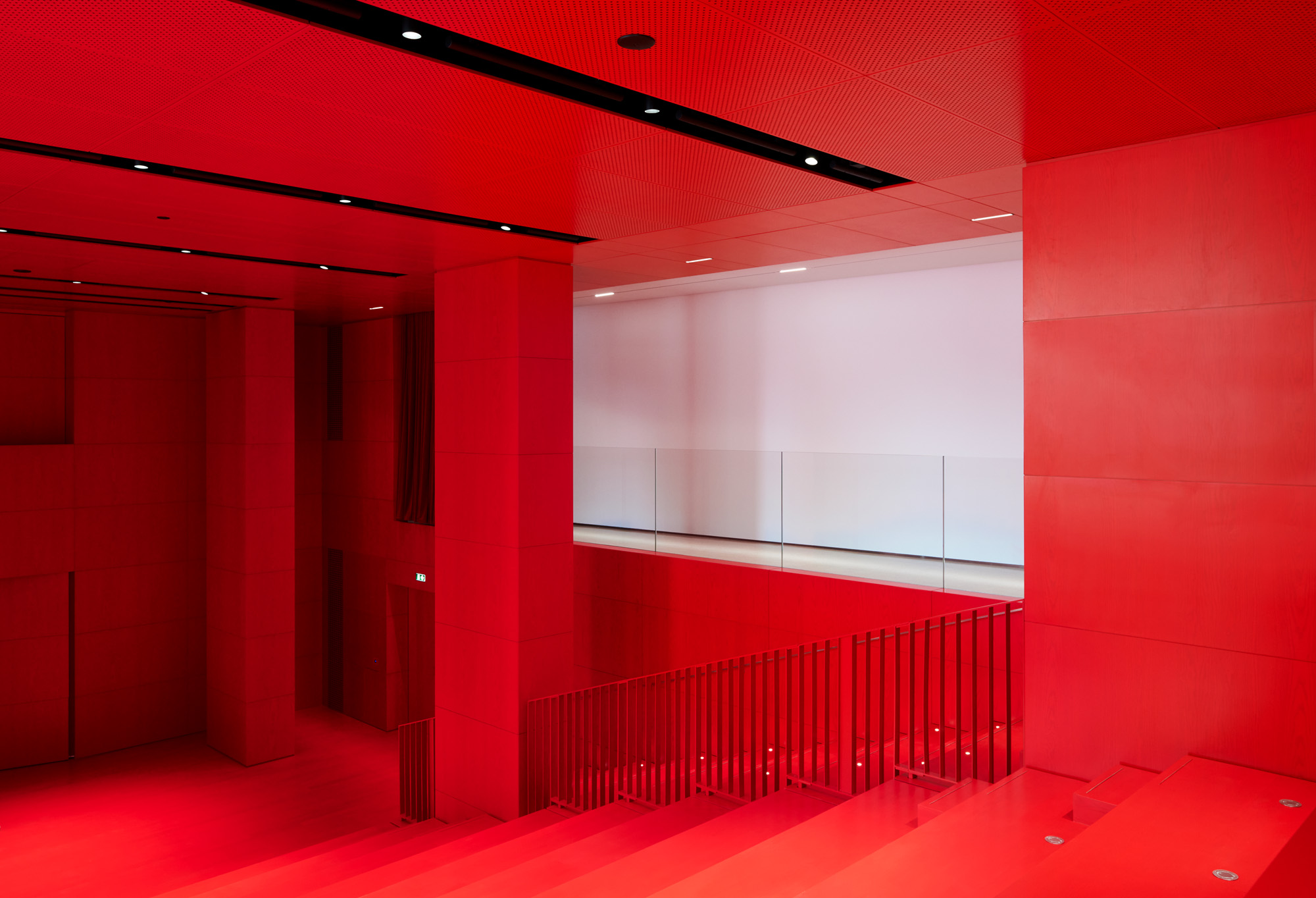 Fondation Cartier pour l&amp;rsquo;art contemporain interiors and installation views
