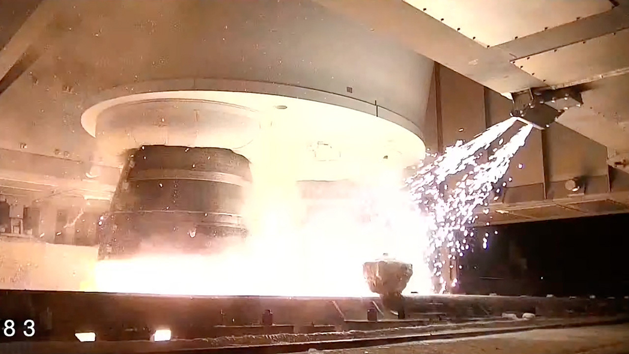 ULA test-fires new Vulcan Centaur rocket on the launch pad for 1st time (video)