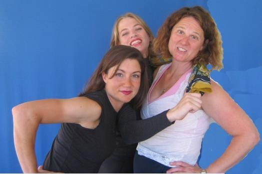 Metzger (l) with Barb Howe and Sheila Moon