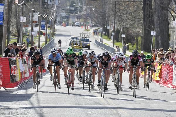 Bunch sprint at finish