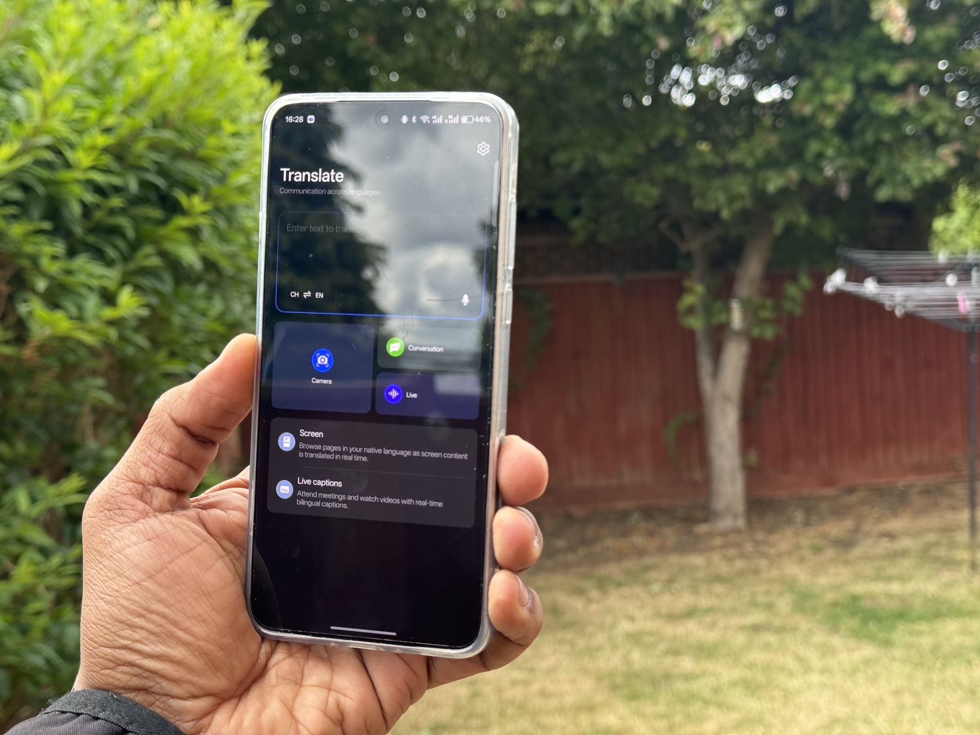 Translations app on the Oppo Find X8 Ultra
