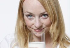 Milk - Woman drinking milk - Calcuim - News - Marie Claire 
