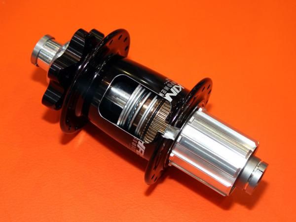 Chris King has added the 142x12mm axle to its range of available fitments for 2011.