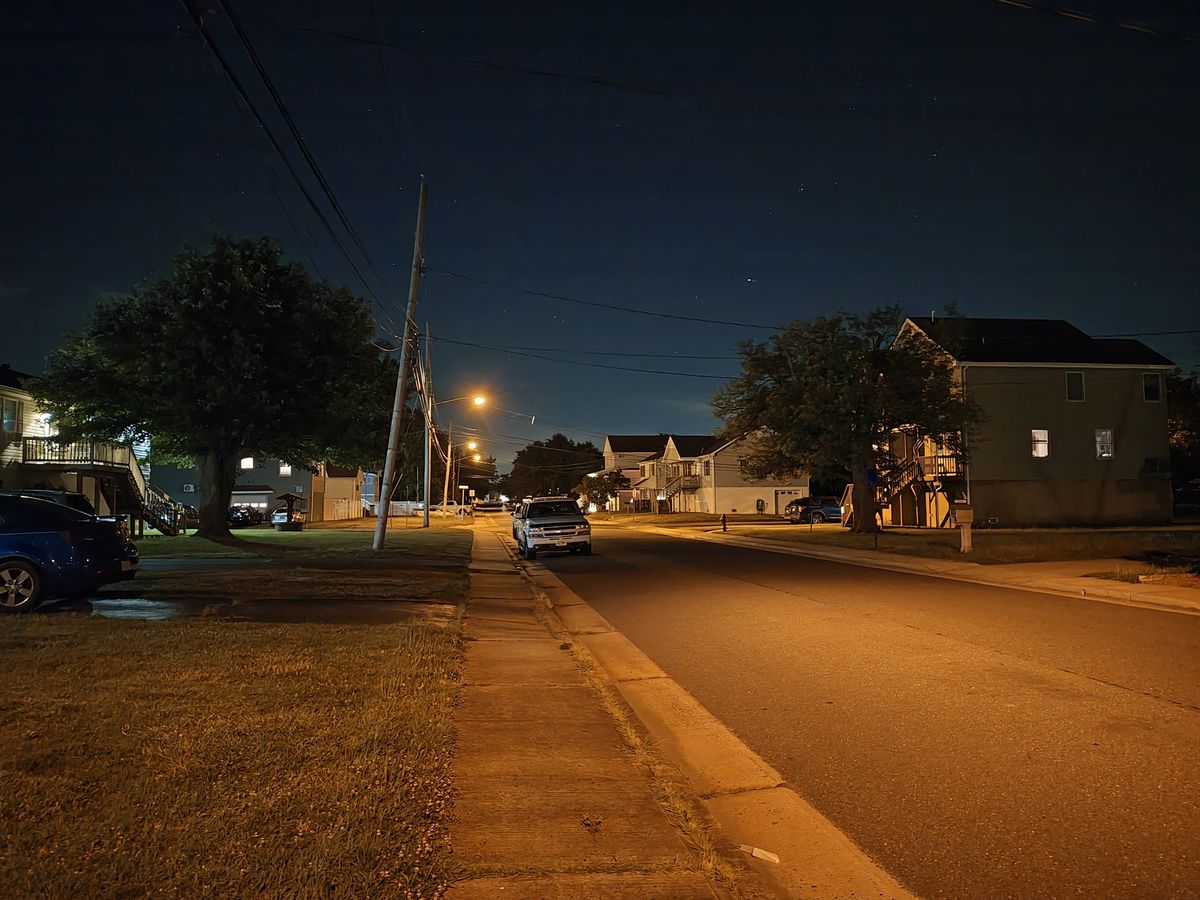 Motorola Razr Plus 2024 low light sample.
