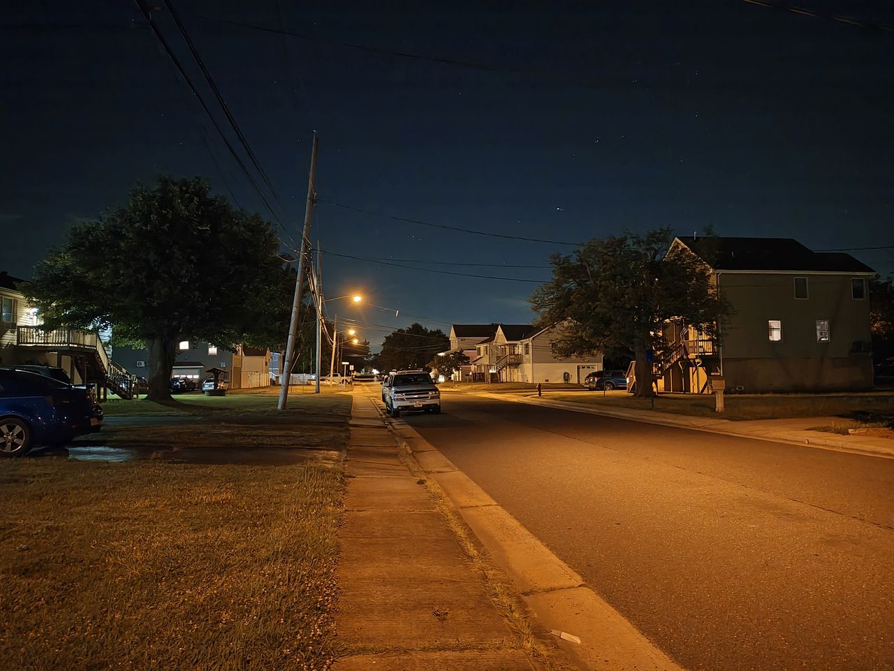 Motorola Razr Plus 2024 low light sample.