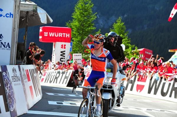 Steven Kruijswijk (Rabobank) wins the stage