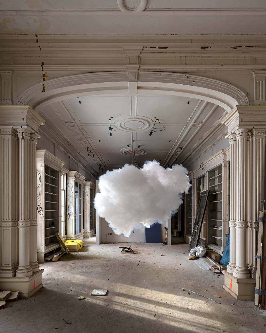 Berndnaut Smilde&#039;s Nimbus&amp;copy; Berndnaut Smilde