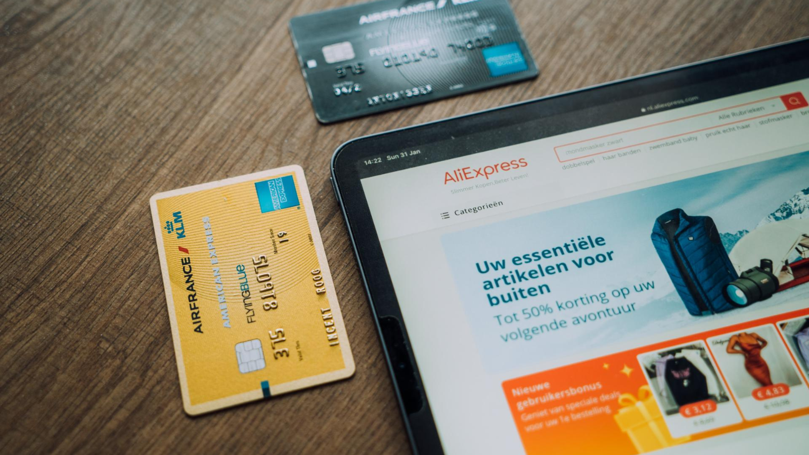 bankkaarten met aliexpress op laptop