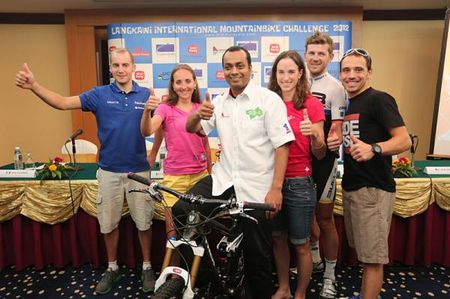 Datuk Malik Mydin (centre) poses with from left Fabian Giger, Eva Lechner, Lea Davison, Karl Platt and Steffen Thum