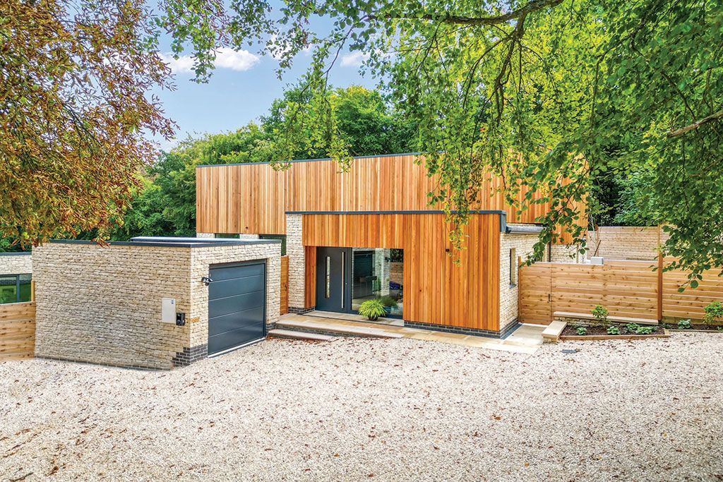 House for sale with EV charging: Lyncroft South, Perrotts Brook, Cirencester, Gloucestershire