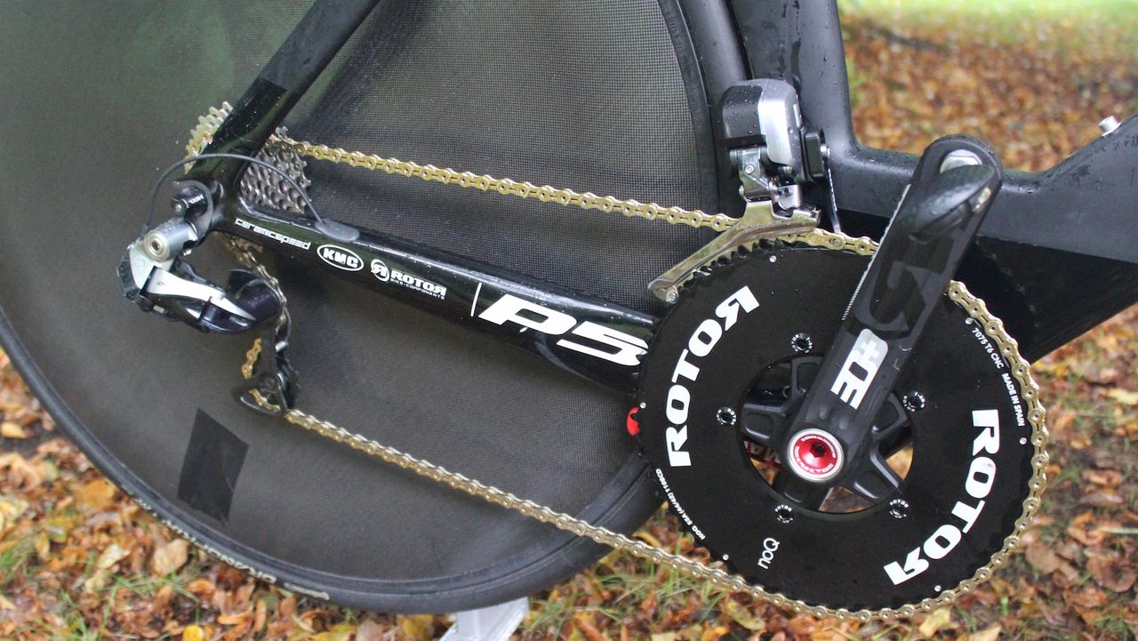 Spot the Magura hydraulic brakes underneath the bottom bracket