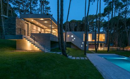 Casa Kuvasz exterior with pool