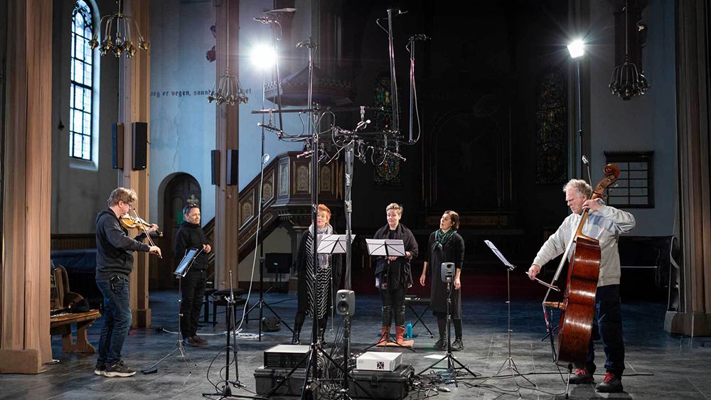 Bu yılın en iyi Noel albümü heyecan verici bir Dolby Atmos ziyafeti