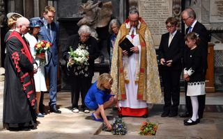 stephen hawking memorial