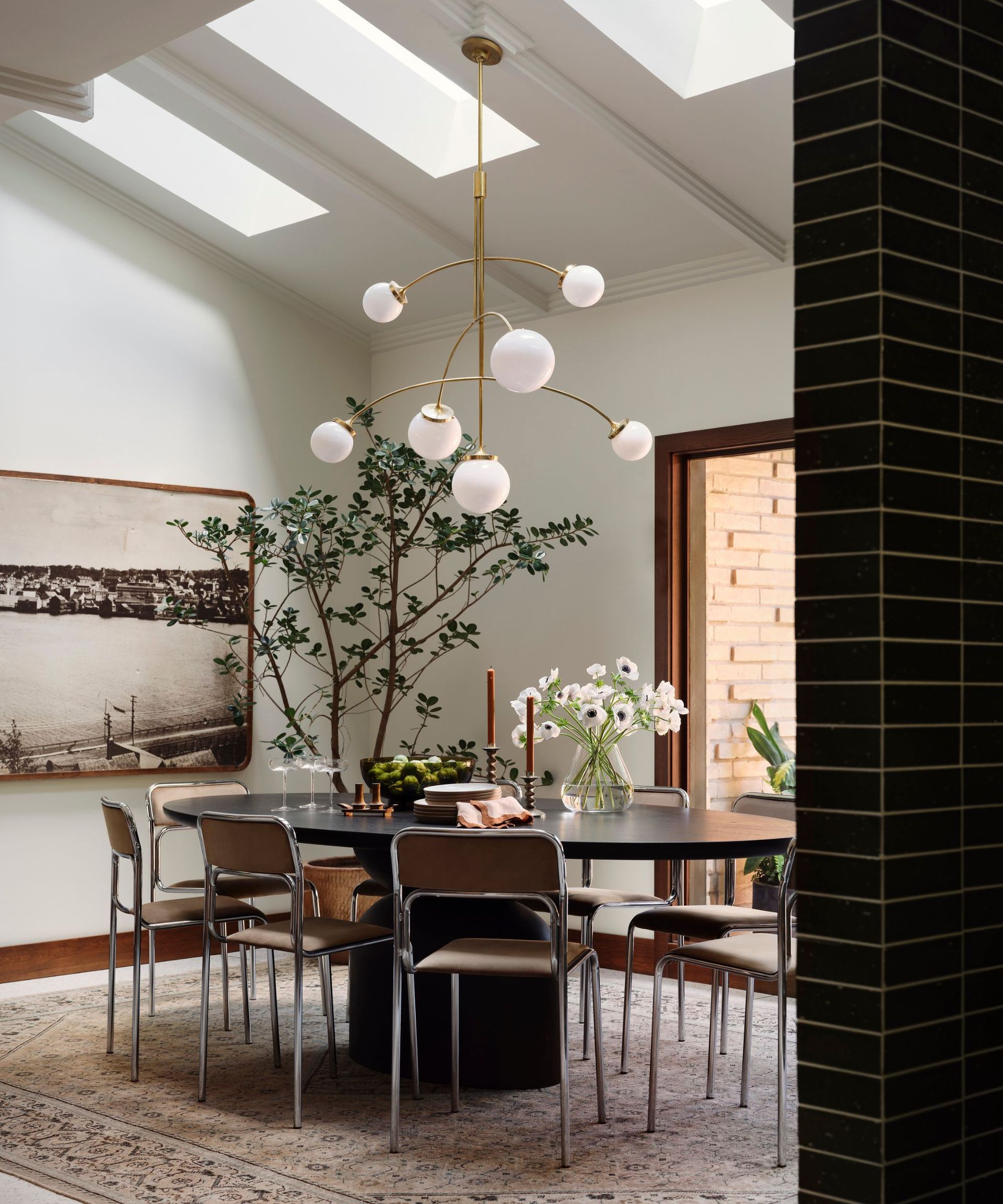 Take a tour of Joanna Gaines' '70s-inspired lake house | Homes and Gardens