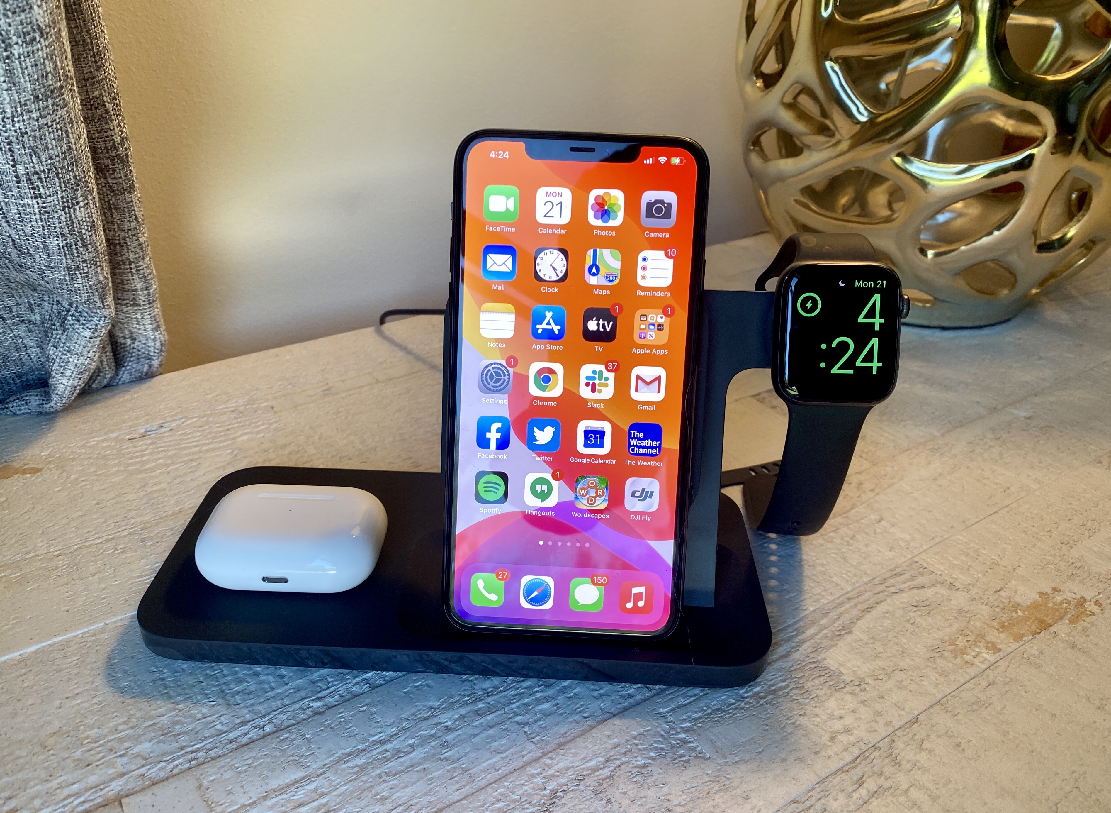 Logitech Powered 3-in-1 dock with AirPods Pro, iPhone and Apple Watch
