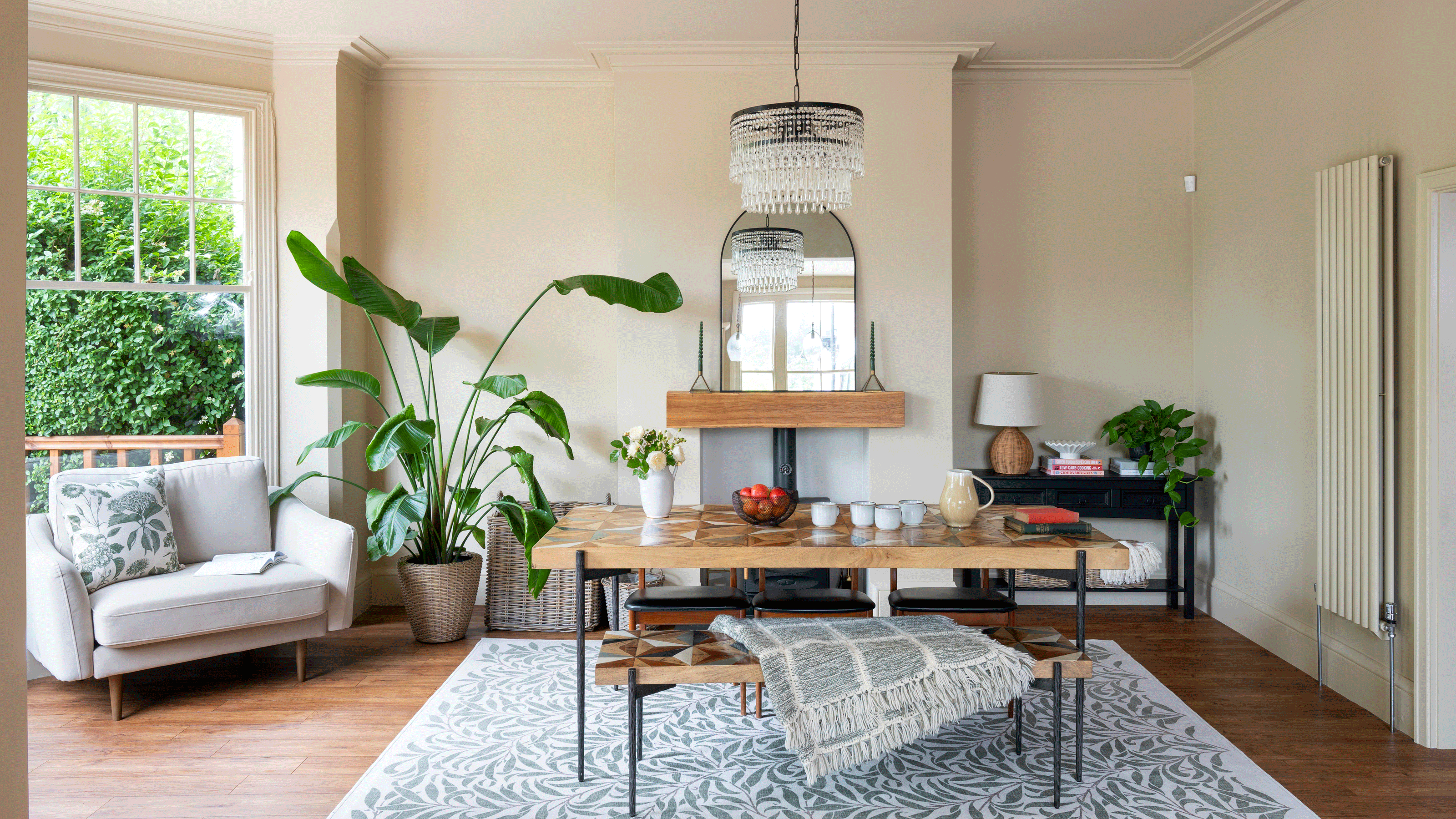 Strict Color A strict colour palette and vintage finds are the making of this home ...