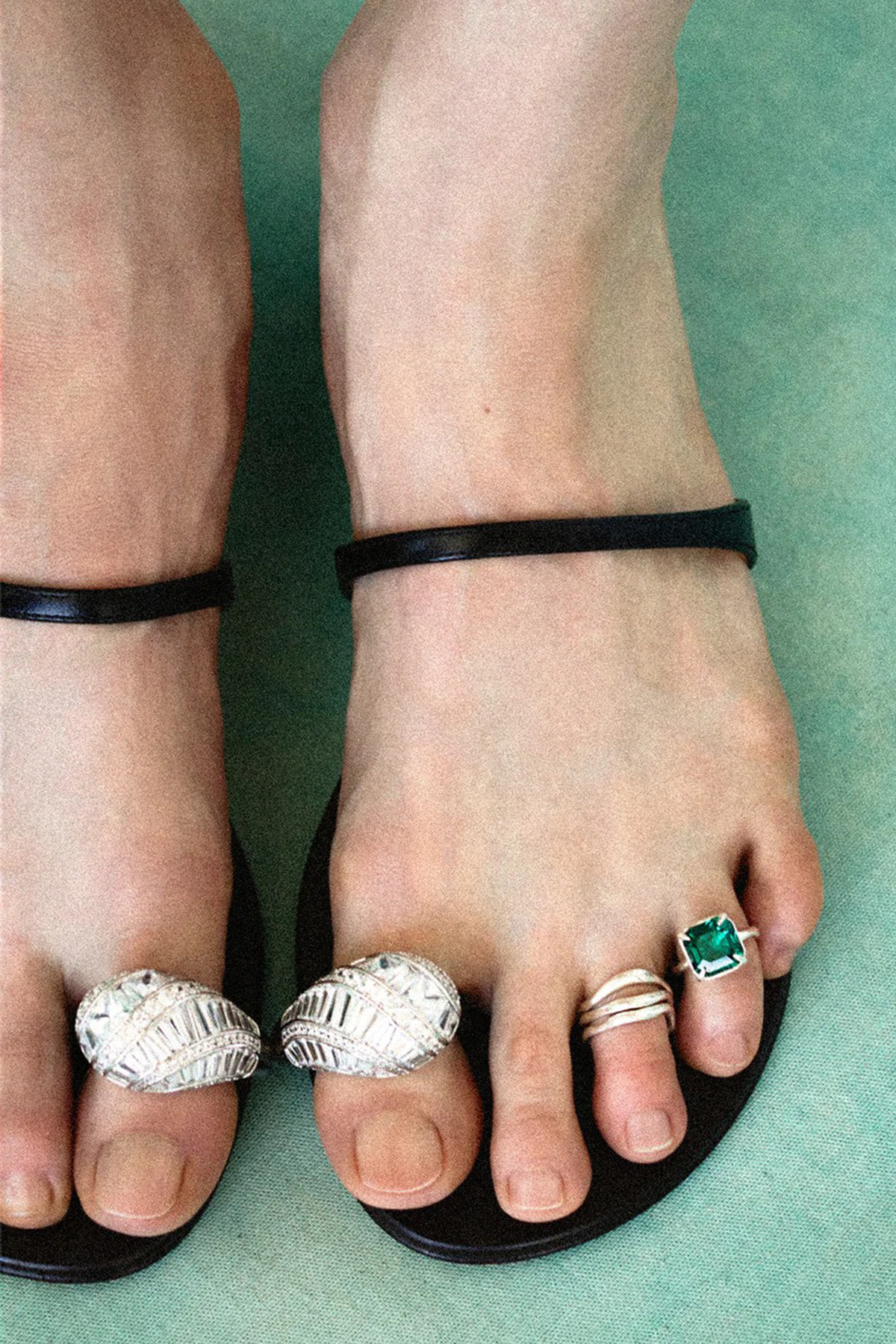 Chan Luu Caprice Crystal Toe Ring Emerald