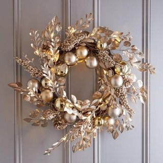 Champagne and gold light up wreath