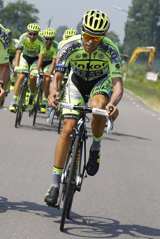 Alberto Contador tests his legs