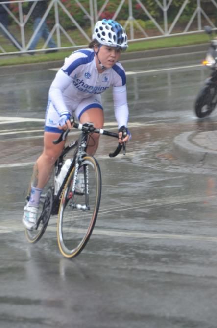 Morgan Patton (Team Novo Nordisk) rounds the corner