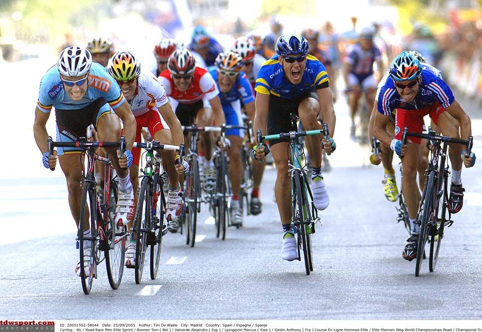 Boonen goes for the line