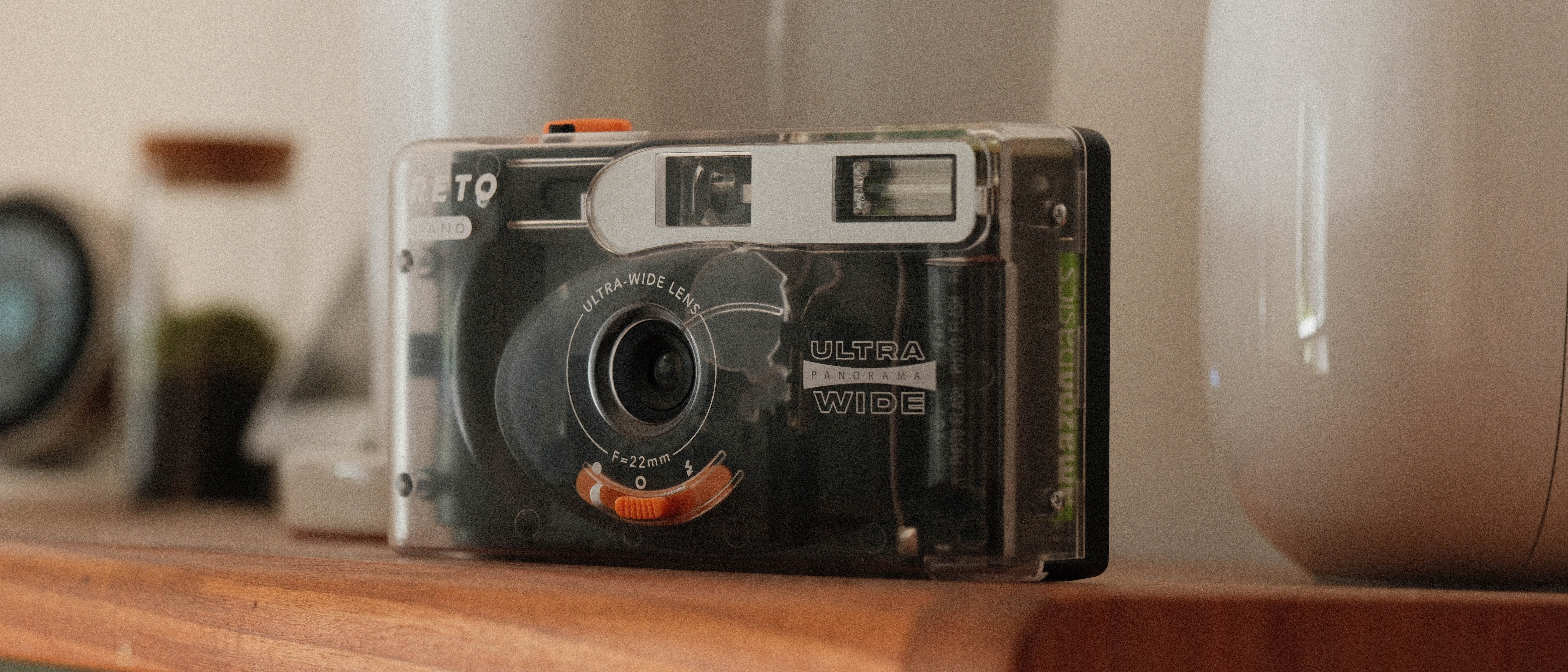 Reto Pano 35mm reusable film camera