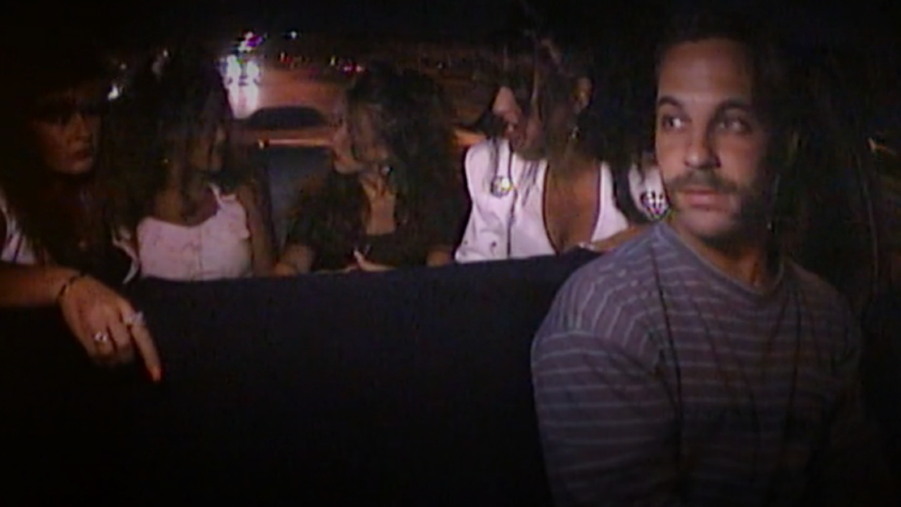 Cabbies and riders talking on Taxicab Confessions