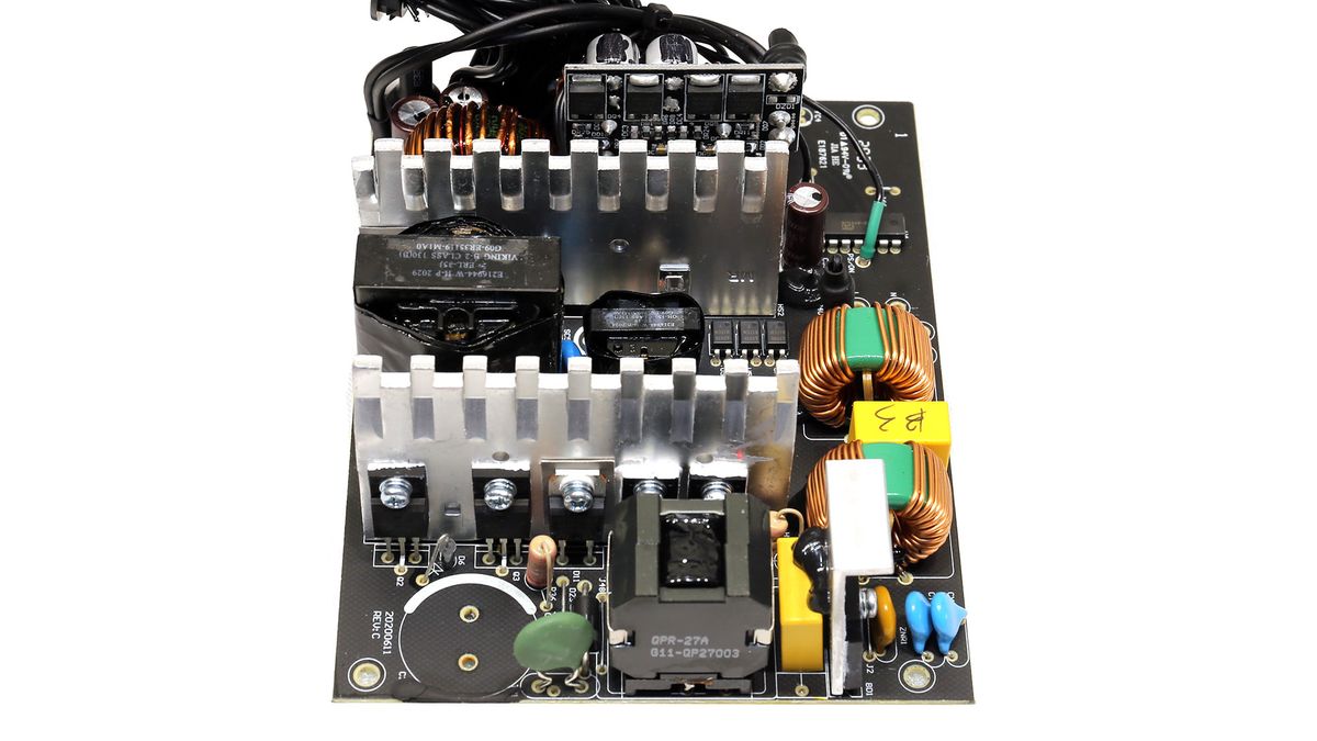 XPG Pylon 550W