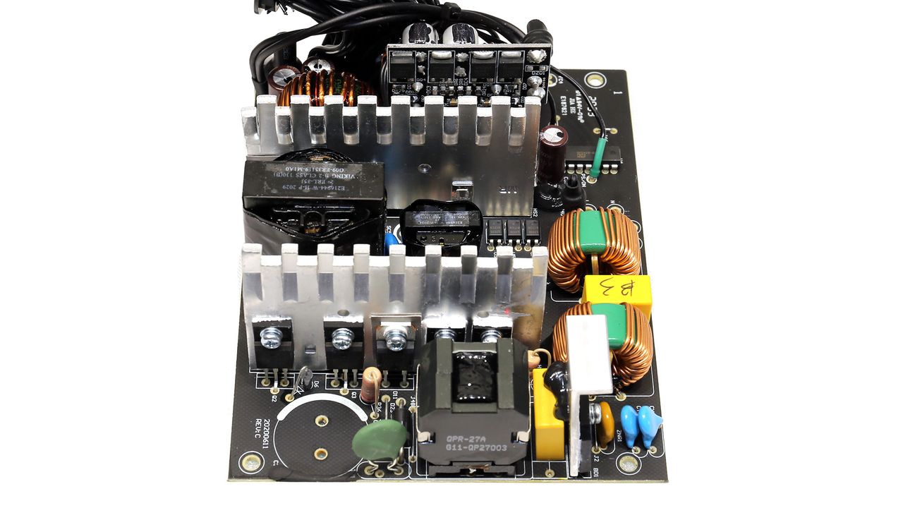 XPG Pylon 550W