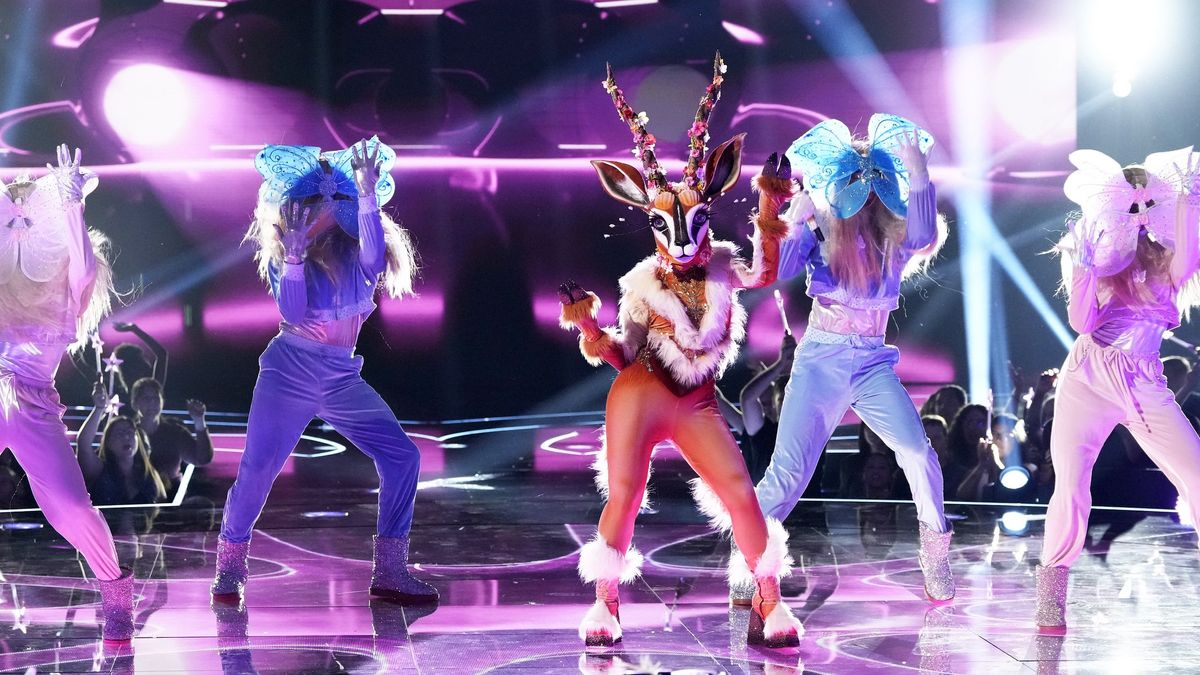 Gazelle performs on 2000s Night on The Masked Singer season 10