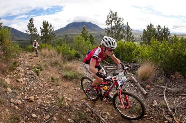 Catherine Williamson and Ischen Stopforth of Team BIZ HUB during stage 3