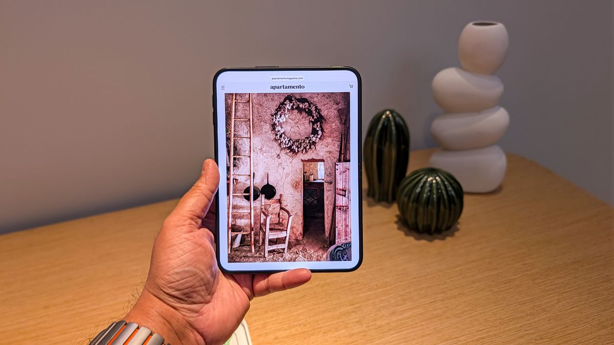 Apple iPhone Duo hands-on testing at Android Central