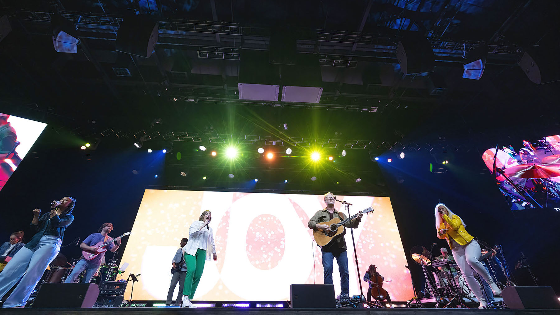 Crossroads Dayton is the first house of worship to combine an L-Acoustics L Series concert sound system with L-ISA Immersive Hyperreal technology.