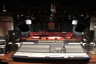 Hillvue Heights Church Rocks with Meyer Sound JM-1P