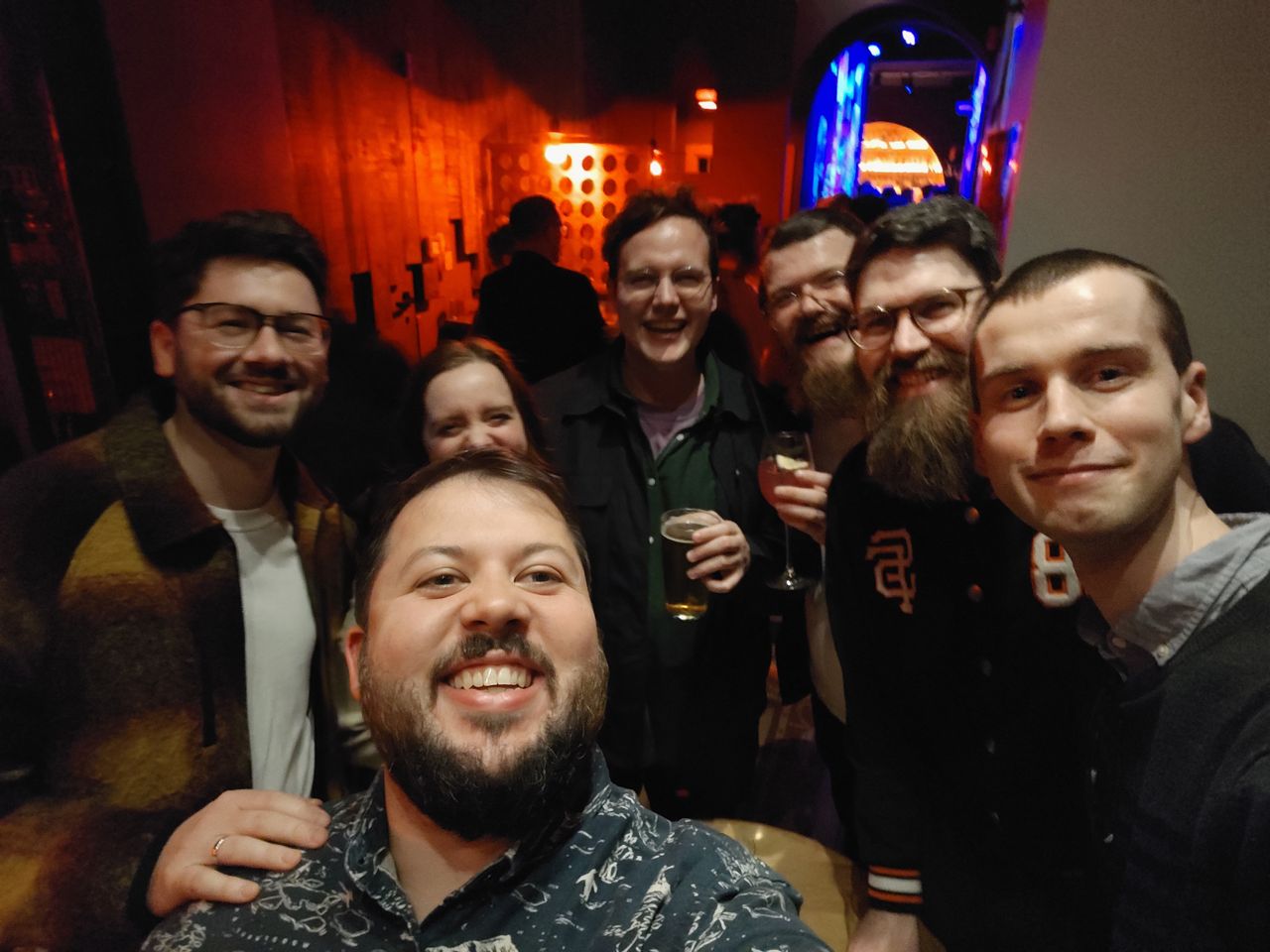 Xiaomi 14 camera sample low light group selfie
