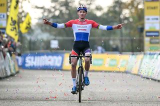 Van der Poel wins Valkenburg World Cup