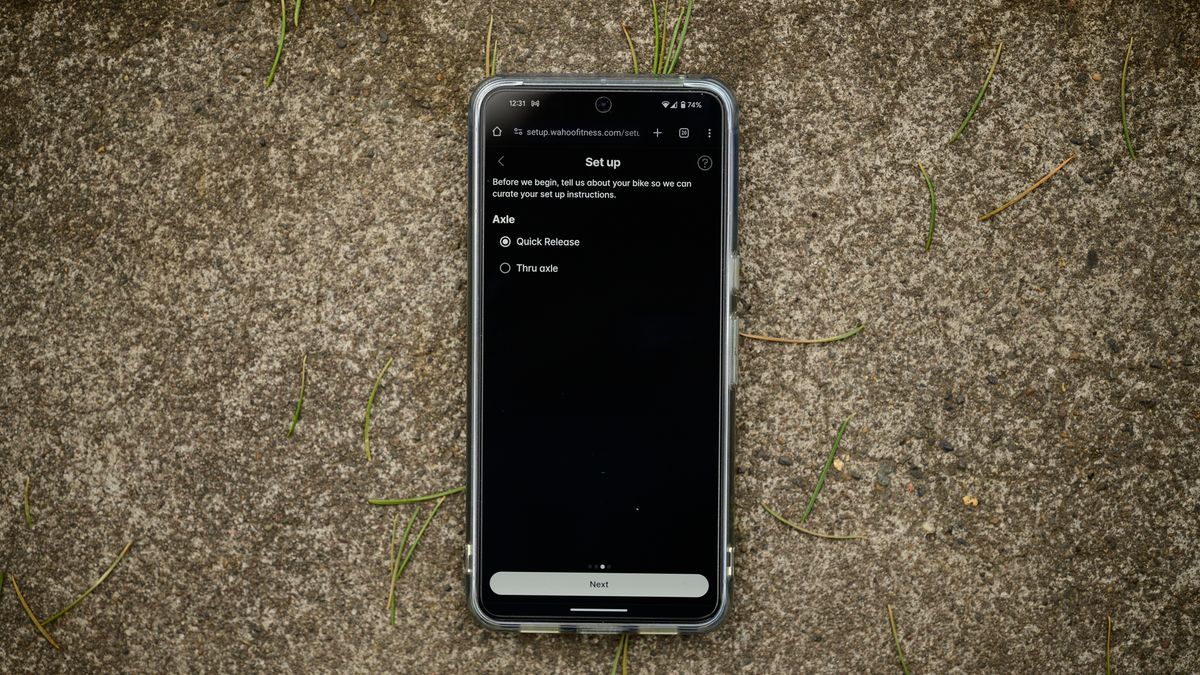 Wahoo Kickr Core Zwift One app screen with thru axle guide