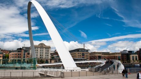 gateshead millennium bridge.