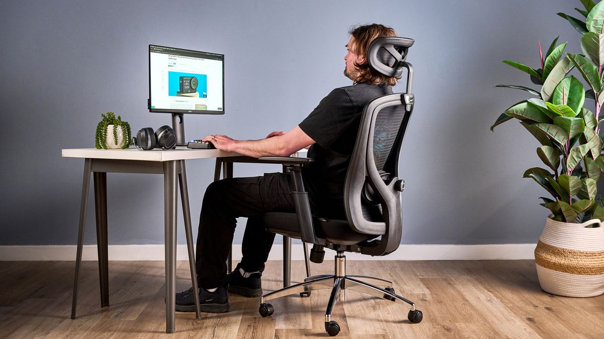 Boulies EP200 desk chair for home office