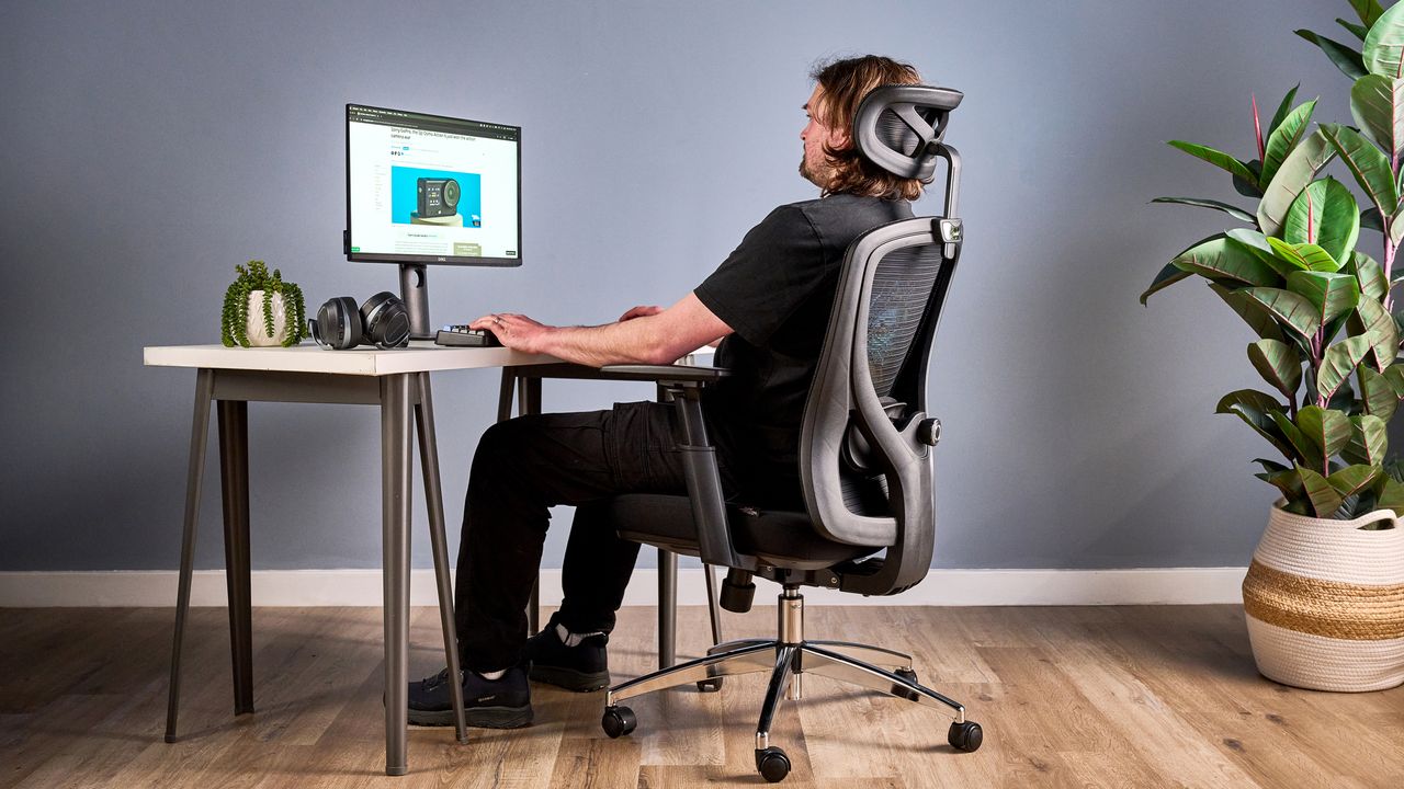 Boulies EP200 desk chair for home office