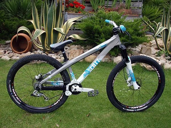 The revamped Voltage dirt jumper