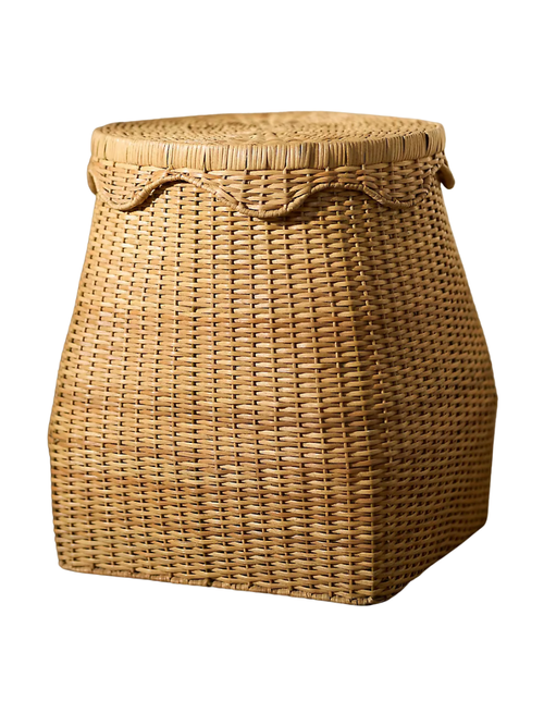 Scallop Wicker Lidded Hamper