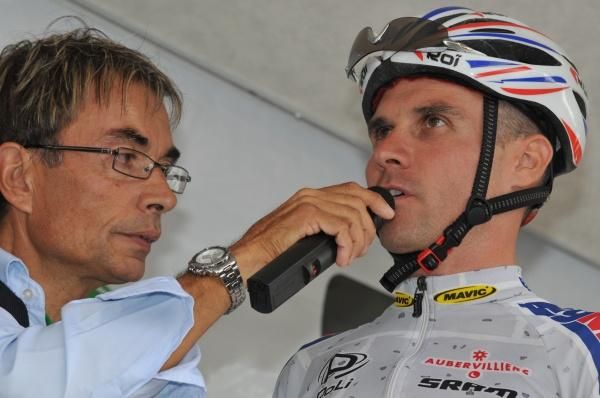 Maxime Mederel (Big Mat - Auber 93) has a chat at the presentation.