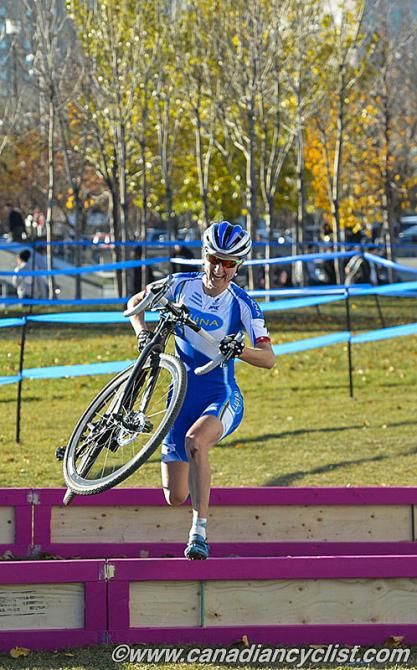 Catharine Pendrel (Luna Pro Team) over the barricades