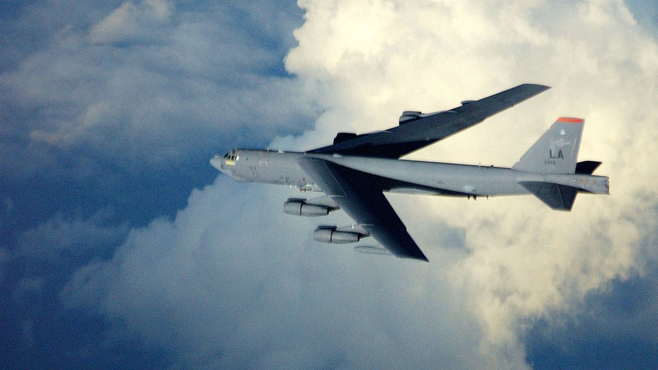 A B-52 bomber of the type that 1ould be deployed in the event of a nuclear attack