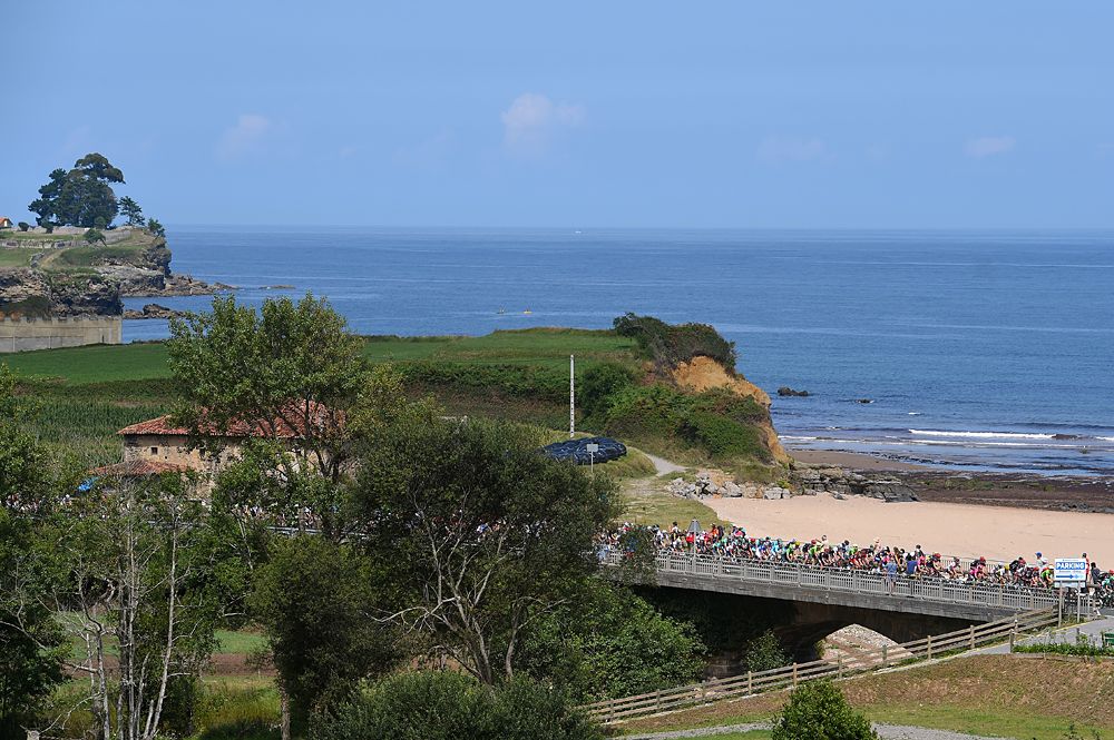 Vuelta a Espana stage 11 from Colunga to the summit finish at Pe&ntilde;a Cabarga